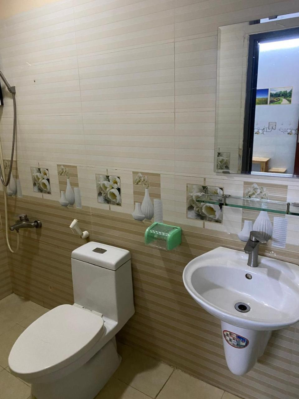 Hotel Khach San Nguyen Trung à Hô Chi Minh-Ville Extérieur photo